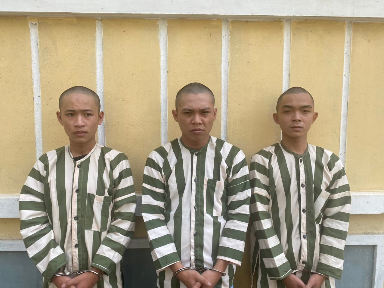 Nguyễn Vĩ Khang, Nguyễn Văn Nên và Lê Võ Trúc Kha tại cơ quan công an