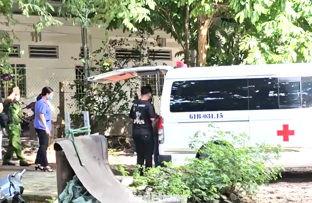 Thi thể nạn nhân được đưa về nhà xác để phục vụ điều tra Thi thể nạn nhân được đưa về nhà xác để phục vụ điều tra