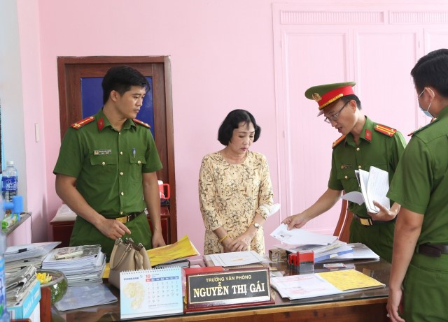 Trưởng Văn phòng công chứng Nguyễn Thị Gái bị khởi tố Trưởng Văn phòng công chứng Nguyễn Thị Gái bị khởi tố