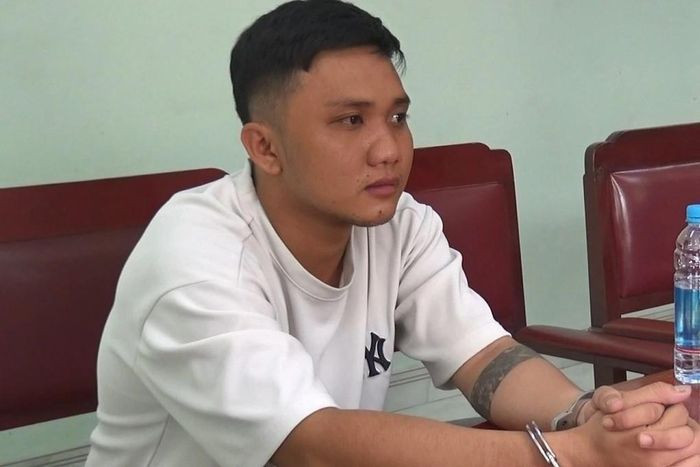 Lê Hùng Minh tại cơ quan công an Lê Hùng Minh tại cơ quan công an