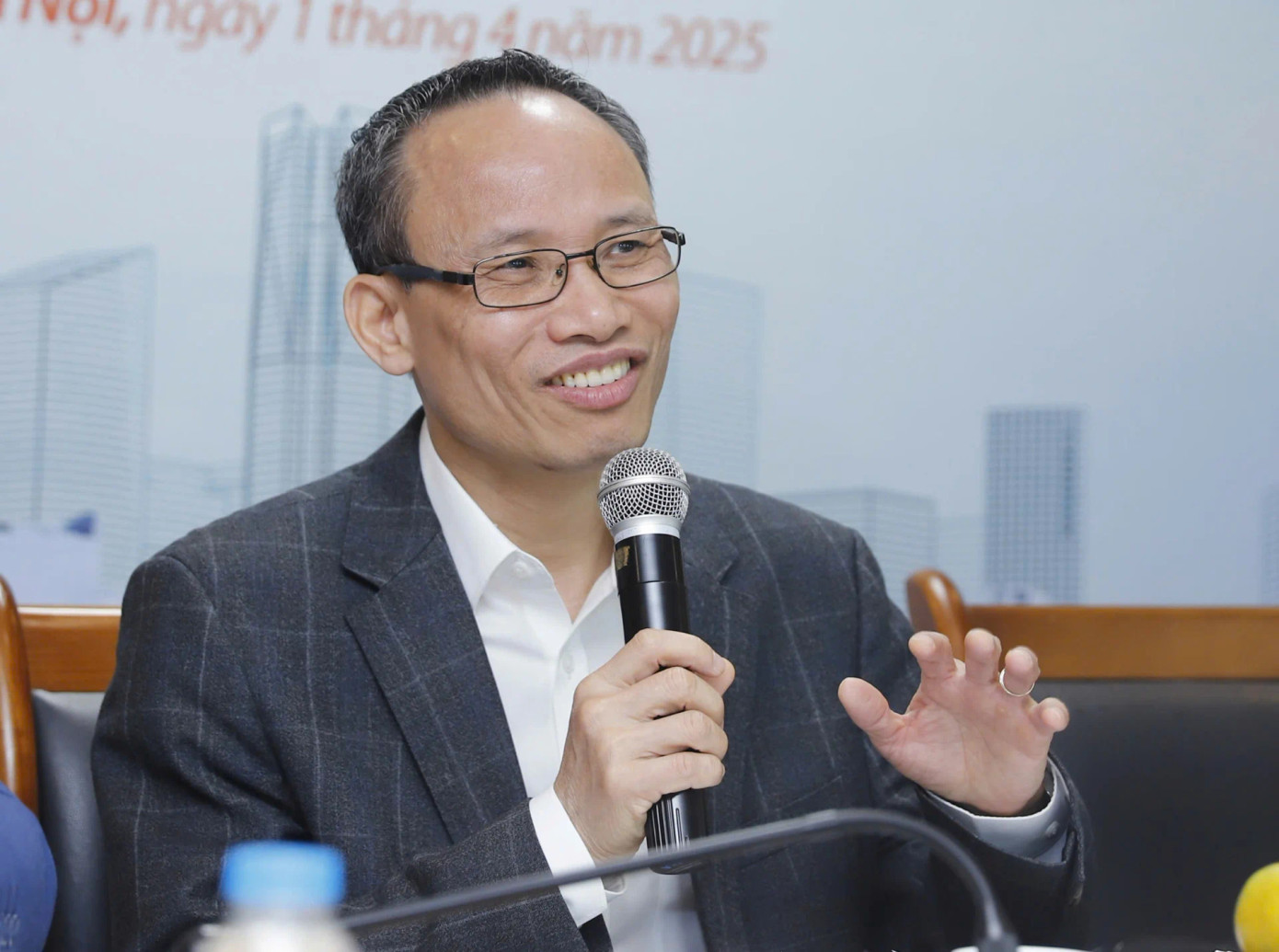 TS.Cấn Văn Lực - Thành viên Hội đồng Tư vấn Chính sách Tài Chính - Tiền tệ Quốc gia. TS.Cấn Văn Lực - Thành viên Hội đồng Tư vấn Chính sách Tài Chính - Tiền tệ Quốc gia.