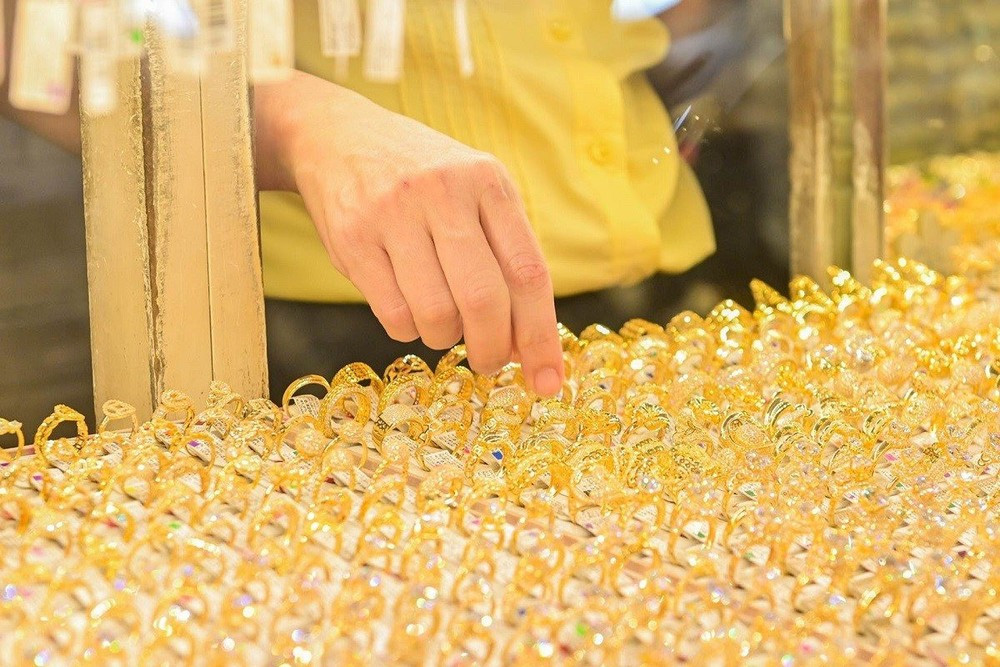 Giá vàng tăng 50% so với cách đây 1 năm. Giá vàng tăng 50% so với cách đây 1 năm.