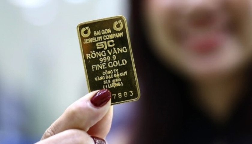 Giá vàng miếng SJC trên mốc 102 triệu đồng/lượng. Giá vàng miếng SJC trên mốc 102 triệu đồng/lượng.