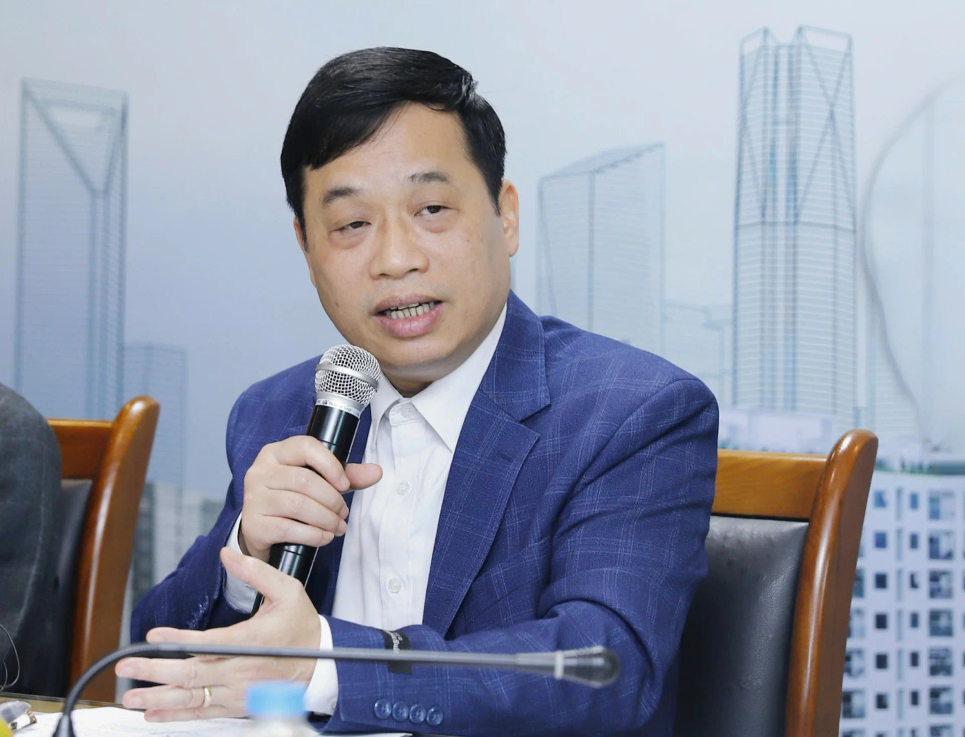 Ông Lê Văn Bình - Phó Cục trưởng Cục Quản lý Đất đai (Bộ Nông nghiệp và Môi trường). Ông Lê Văn Bình - Phó Cục trưởng Cục Quản lý Đất đai (Bộ Nông nghiệp và Môi trường).