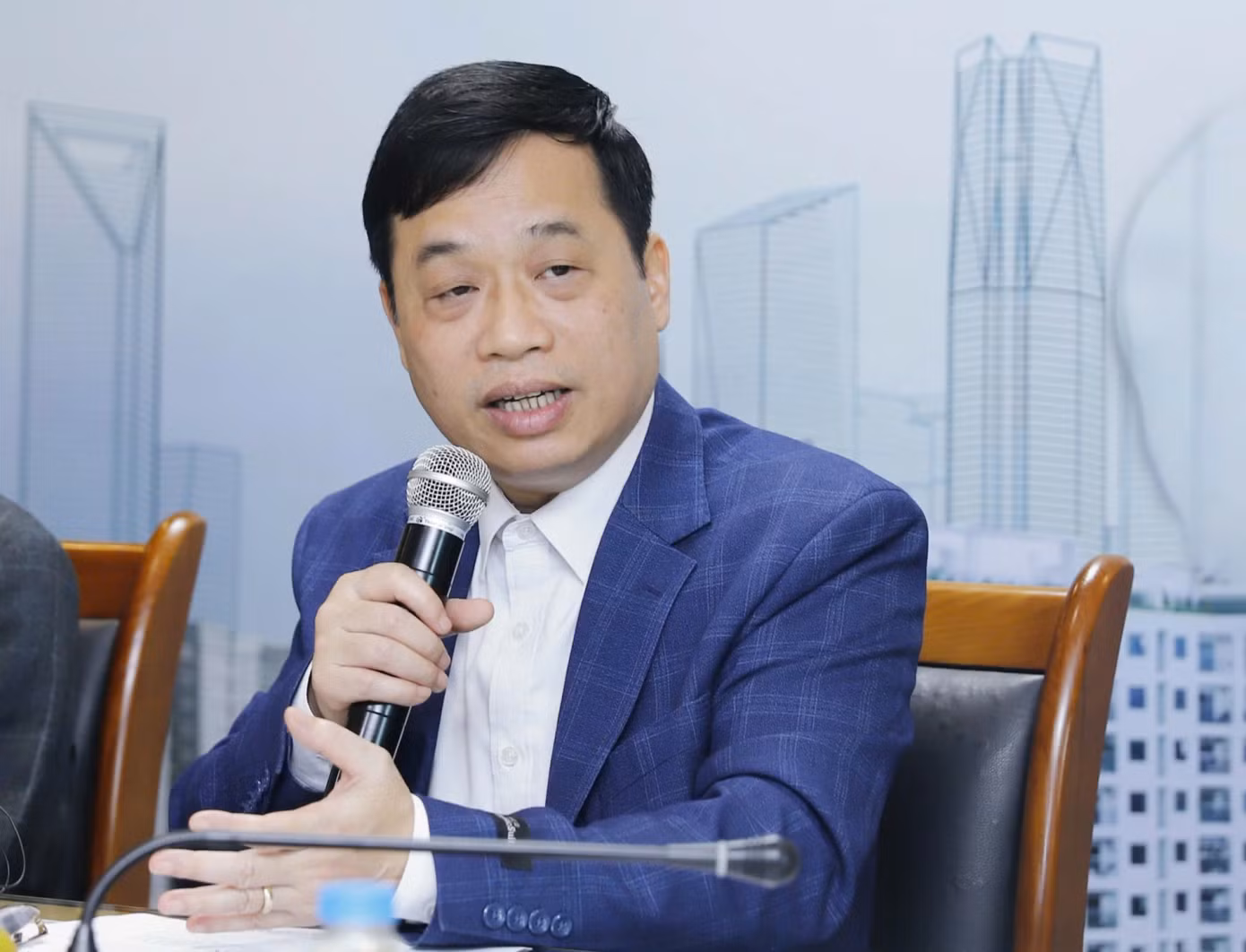 Ông Lê Văn Bình - Phó Cục trưởng Cục Quản lý Đất đai (Bộ Nông nghiệp và Môi trường). Ông Lê Văn Bình - Phó Cục trưởng Cục Quản lý Đất đai (Bộ Nông nghiệp và Môi trường).