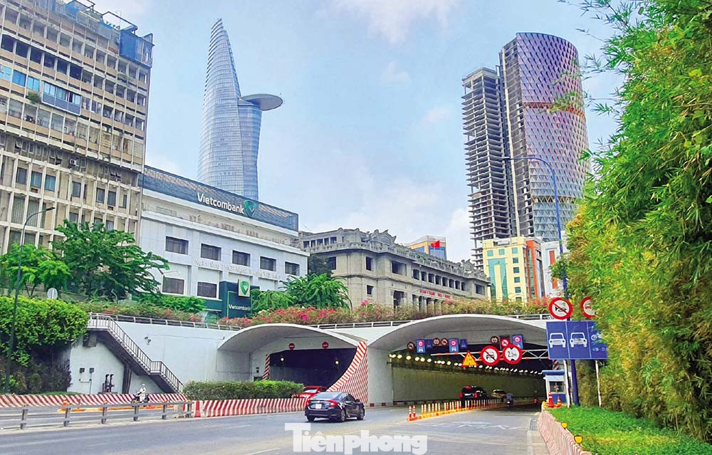 TP HCM dẫn đầu cả nước GRDP sau sáp nhập. TP HCM dẫn đầu cả nước GRDP sau sáp nhập.