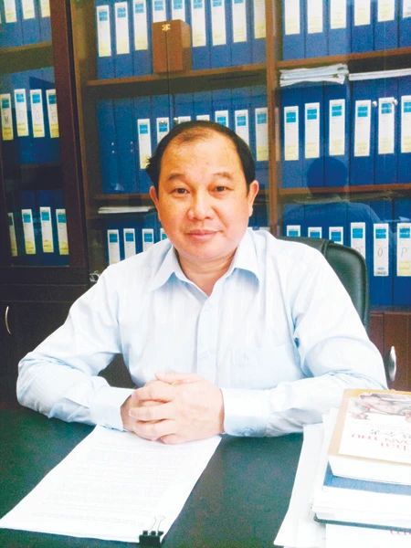 Thứ trưởng Nguyễn Cẩm Tú