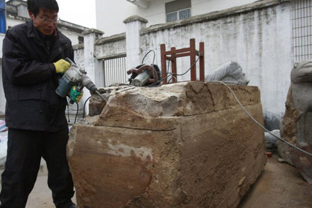 Cư dân mạng đã lên án một nhóm quan chức bảo tàng đã khai quật các quan tài triều đại nhà Minh. Cư dân mạng đã lên án một nhóm quan chức bảo tàng đã khai quật các quan tài triều đại nhà Minh