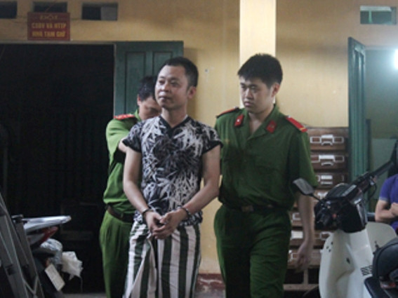 Thủ phạm vụ nổ súng cướp tiệm vàng ở Thái Nguyên - Bùi Văn An theo lời danh hài Vượng râu là nghệ sỹ thổi sáo và có năng khiếu hát chầu văn. Thủ phạm vụ nổ súng cướp tiệm vàng ở Thái Nguyên - Bùi Văn An theo lời danh hài Vượng râu là nghệ sỹ thổi sáo và có năng khiếu hát chầu văn