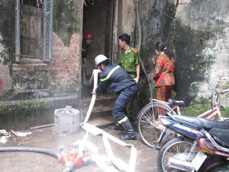 Lực lượng chữa cháy tại hiện trường