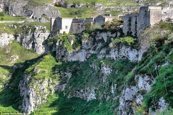 Chiêm ngưỡng thành phố hang động lâu đời nhất thế giới ảnh 10