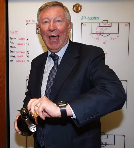 Sir Alex đã chuẩn bị sẵn một chai Champage