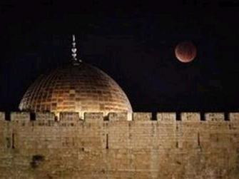 ... và ở Jerusalem - Ảnh: Reuters