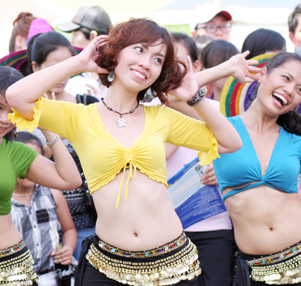 Khi vũ công múa bụng nhảy Samba