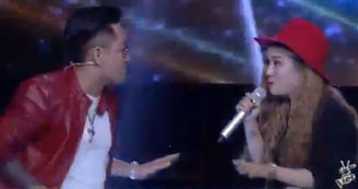 10 video ‘hot’: Cột điện phát nổ như bom trong mưa lốc ảnh 7