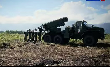 10 video ‘hot’: Cột điện phát nổ như bom trong mưa lốc ảnh 8