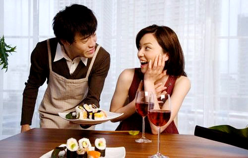 Nghiên cứu đã chỉ ra rằng những người tiêu thụ một lượng vừa phải rượu vang đỏ có khả năng giảm nguy cơ mắc các bệnh về não. Ảnh minh họa aaaaaa