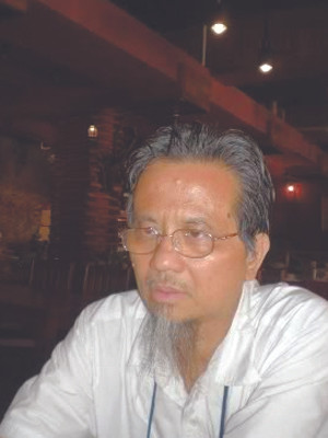 Nhà văn Thế Dũng. Nhà văn Thế Dũng