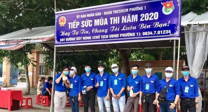 Gần 900.000 sỹ tử khẩu trang kín bưng làm thủ tục thi tốt nghiệp THPT ảnh 17