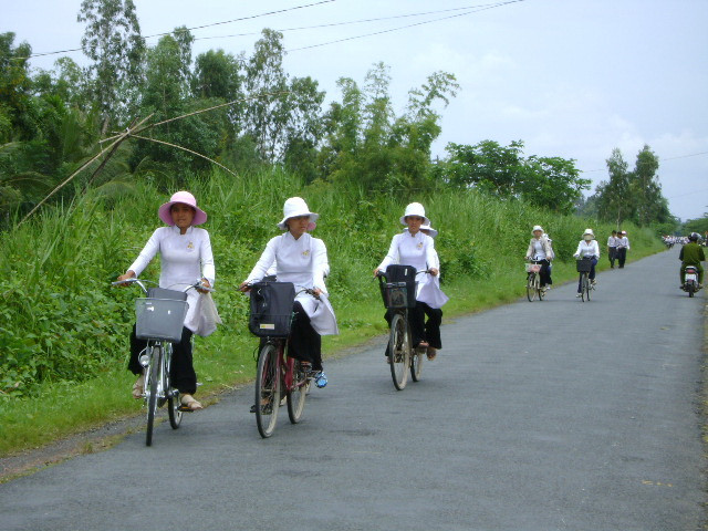 Lễ khai giảng đặc biệt trong mùa COVID-19: Nơi trực tuyến, nơi khai giảng trong lớp học ảnh 14