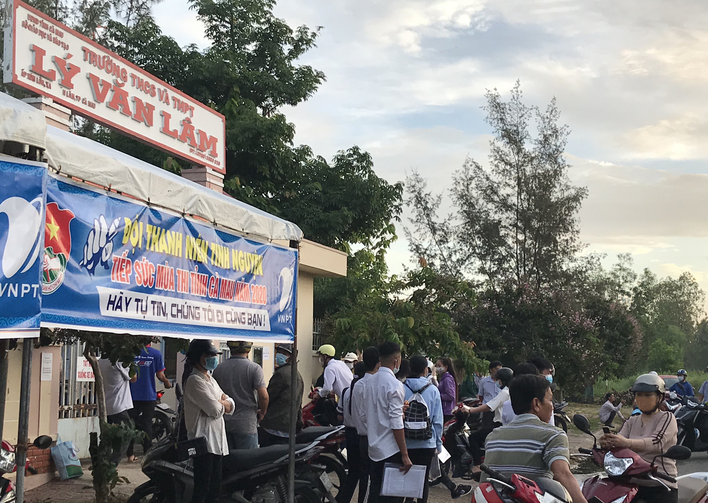 Gần 900.000 sỹ tử chính thức vượt vũ môn: Cập nhật giải đề môn Ngữ Văn THPT ảnh 42