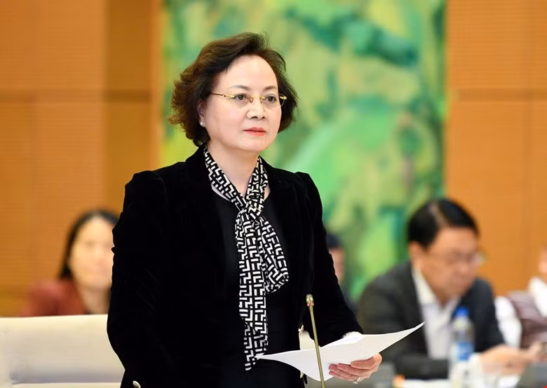 Bộ trưởng Nội vụ: Nghiên cứu đề xuất lương, phụ cấp đặc thù với viên chức y tế ảnh 1
