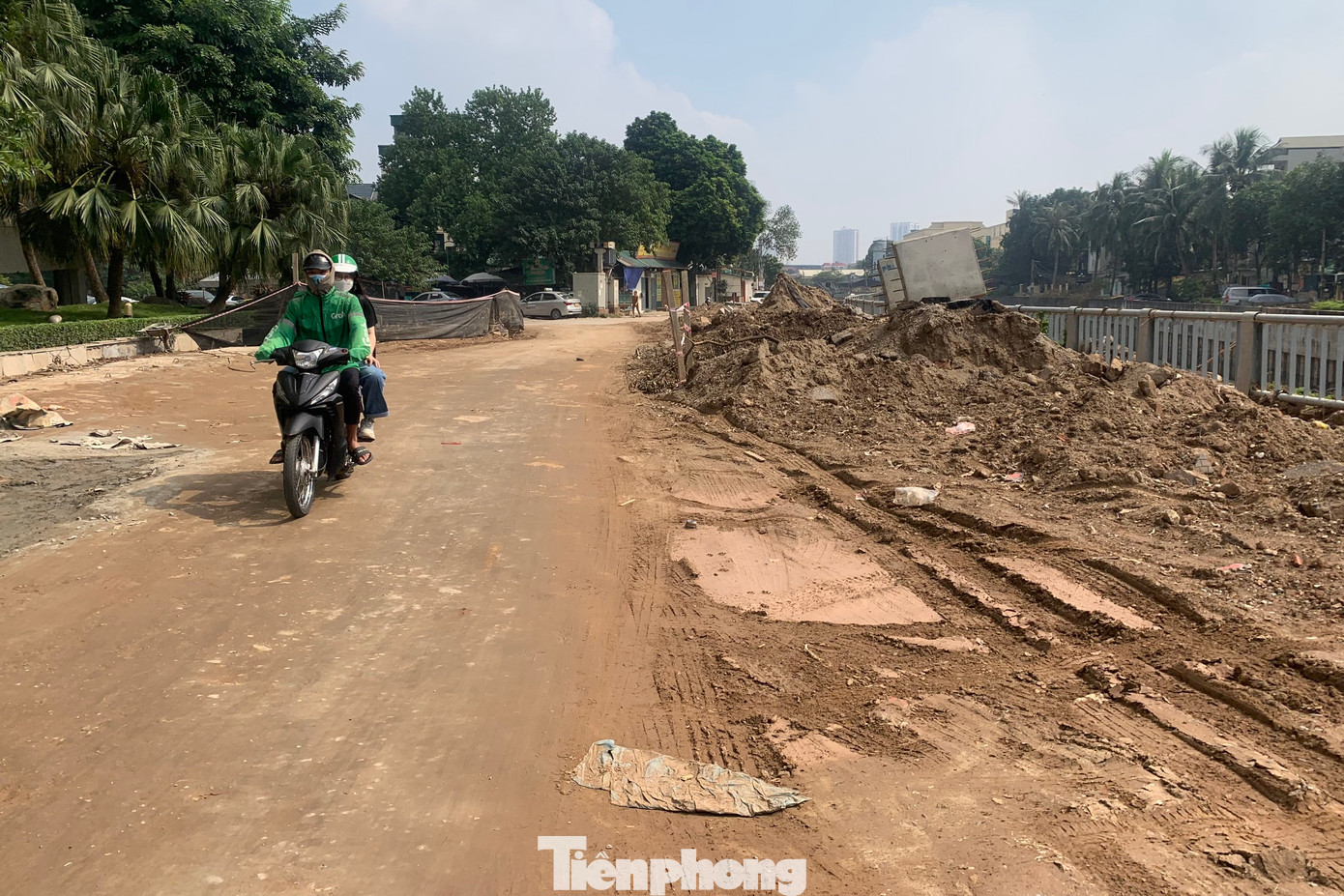 Đoạn đường gây mất an toàn giao thông, đặc biệt vào buổi tối khi không có đèn đường xung quanh.