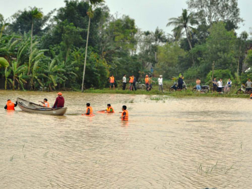 Lực lượng chức năng vẫn cố gắng tìm tung tích Tâm. Lực lượng chức năng vẫn cố gắng tìm tung tích Tâm