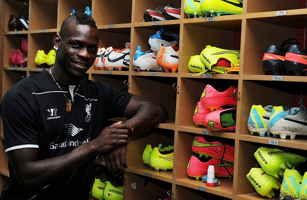 Balotelii buồn “rũ rượi” vì Liverpool thua Man City ảnh 4