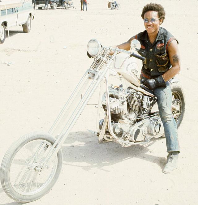 Phong trào chơi xe Chopper bắt đầu nở rộ vào năm 1962 Phong trào chơi xe Chopper bắt đầu nở rộ vào năm 1962