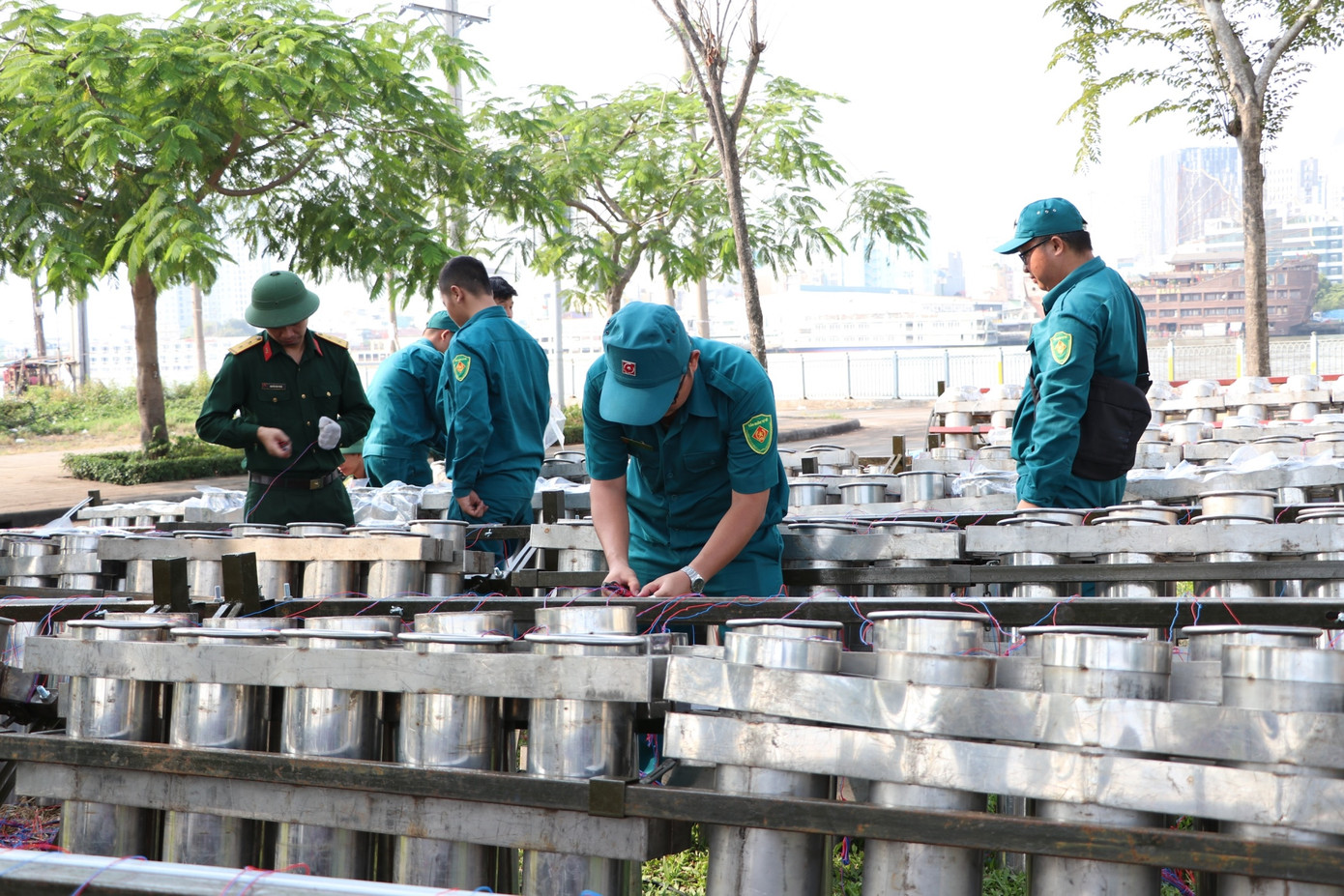 Pháo hoa rực sáng đón năm mới 2020 ảnh 63