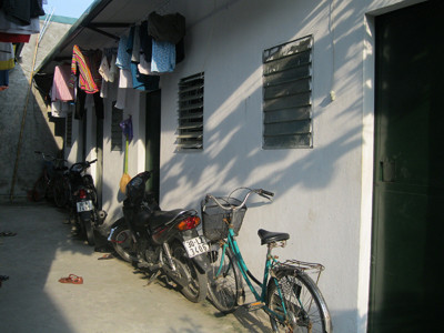 SV muốn trọ gần trường, phải ở ghép 3-4 người/phòng chật chội. SV muốn trọ gần trường, phải ở ghép 3-4 người/phòng chật chội