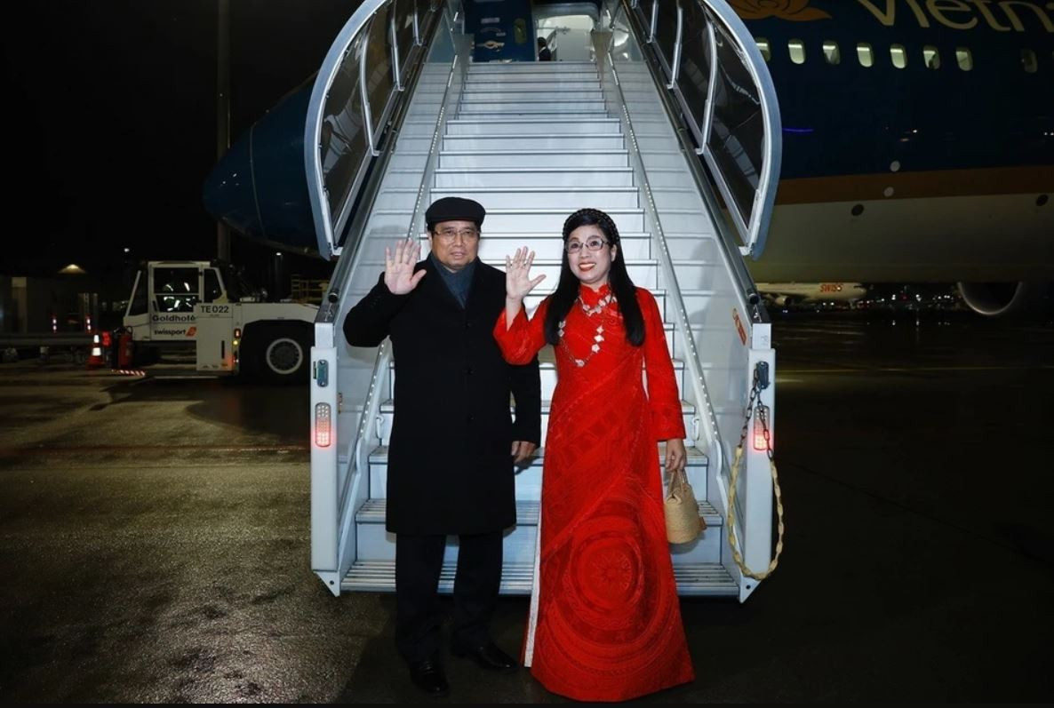 Thủ tướng Phạm Minh Chính và Phu nhân kết thúc chuyến tham dự Hội nghị thường niên lần thứ 55 WEF tại Davos, Thụy Sĩ. Ảnh: Dương Giang/TTXVN