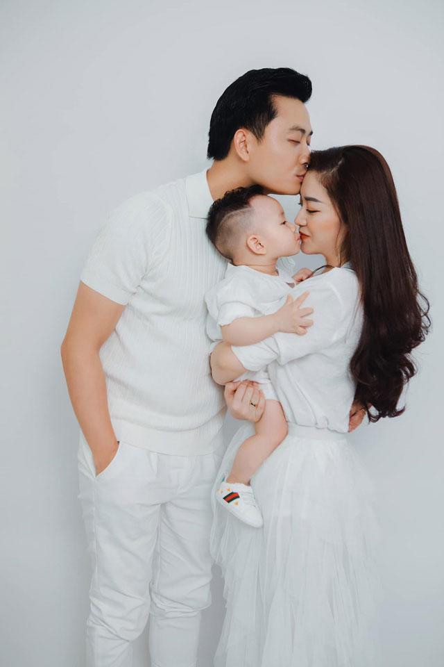 Hiện tại, Tiến Lộc đang có cuộc sống hạnh phúc bên gia đình nhỏ.