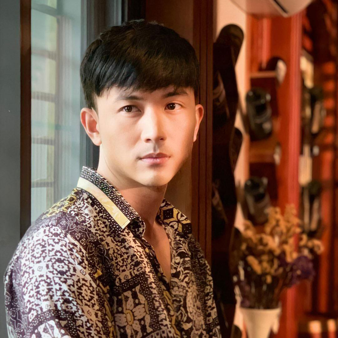 Anh Vũ khẳng định bản thân và nhân vật Huy có suy nghĩ khác nhau trong tình yêu. Anh Vũ khẳng định bản thân và nhân vật Huy có suy nghĩ khác nhau trong tình yêu.