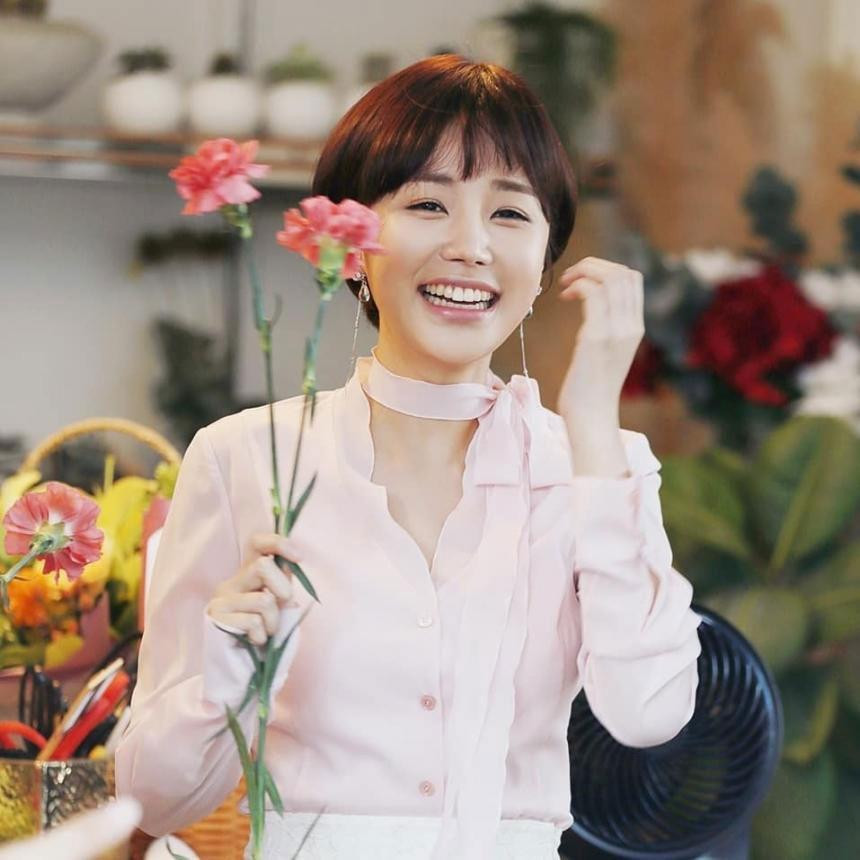 Yoon Jin Yi từng phàn nàn trên trang cá nhân khi liên tục bị khán giả "ghét lây" sau vai diễn Da Ya. Yoon Jin Yi từng phàn nàn trên trang cá nhân khi liên tục bị khán giả "ghét lây" sau vai diễn Da Ya.