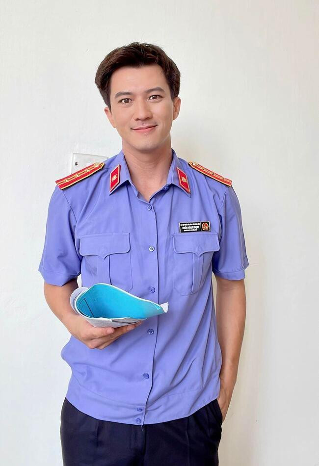 Đây là lần thứ 2 anh có duyên với vai diễn liên quan đến ngành luật.