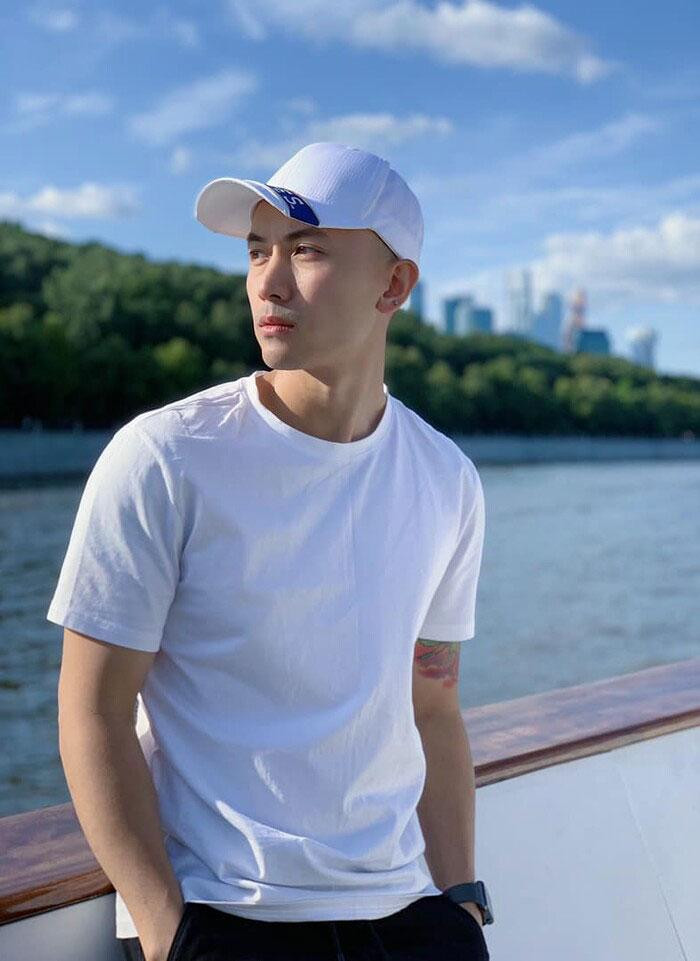 Nam diễn viên mong muốn thời gian tới sẽ được thử sức với một vai diễn phản diện. Nam diễn viên mong muốn thời gian tới sẽ được thử sức với một vai diễn phản diện.