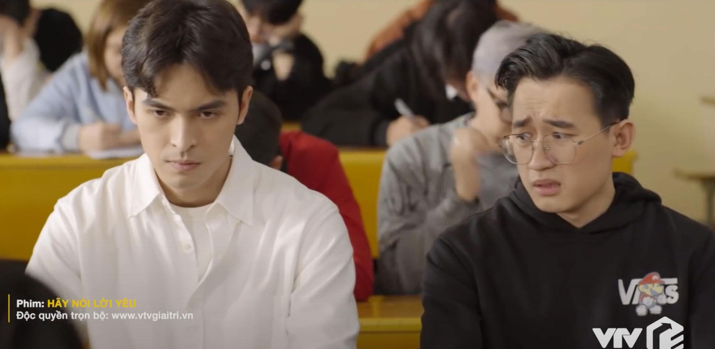 Hiệp Đỗ (bên phải) cùng Công Dương trong một cảnh quay ở "Hãy nói lời yêu". Hiệp Đỗ (bên phải) cùng Công Dương trong một cảnh quay ở "Hãy nói lời yêu".