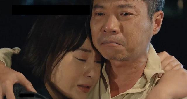 Tình cảm thiêng liêng của ông Tuấn và Nam trong bộ phim "Hương vị tình thân" giúp nhạc sĩ có thêm cảm xúc khi viết nhạc.