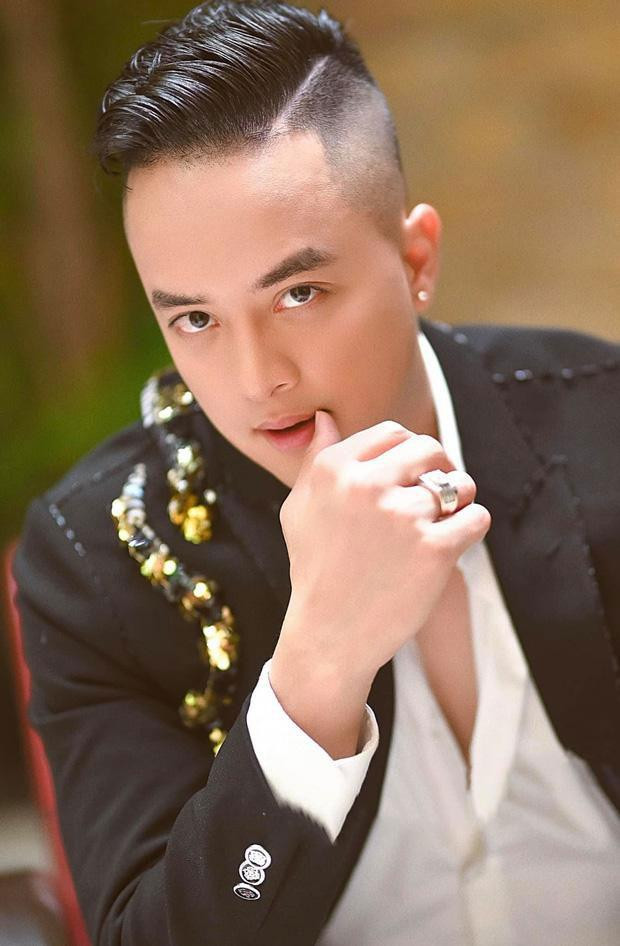 Cao Thái Sơn khiến dân tình ngao ngán khi bày cách tự chữa COVID-19 tại nhà.