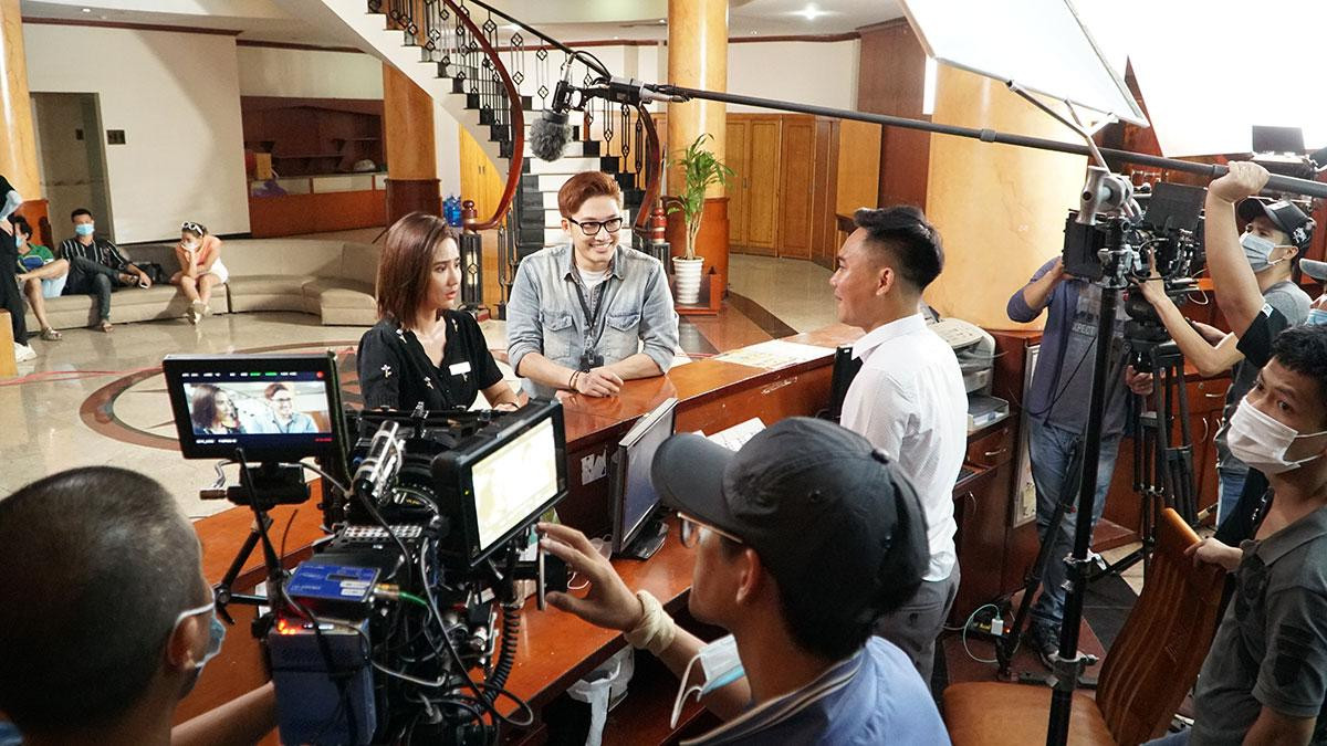 Đoàn phim đã vượt qua những khó khăn mùa dịch để hoàn thành một cách tốt nhất. Đoàn phim đã vượt qua những khó khăn mùa dịch để hoàn thành một cách tốt nhất.