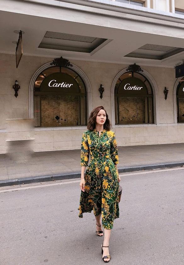 Nữ diễn viên ưa chuộng phong cách thời trang nhẹ nhàng, sang trọng.