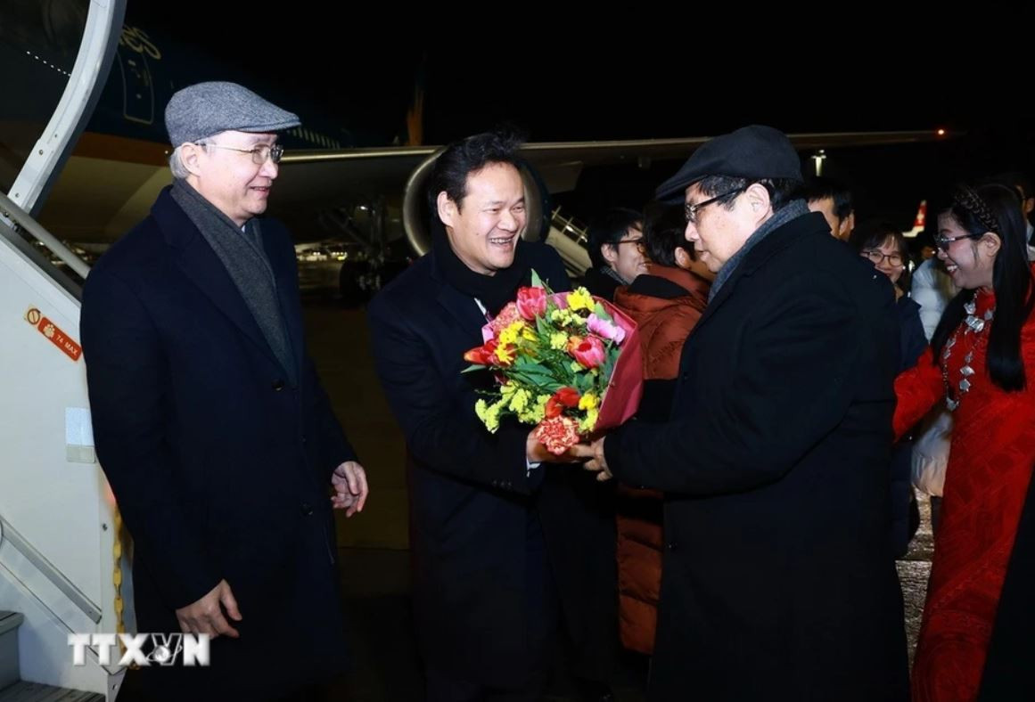 Lễ tiễn Thủ tướng Phạm Minh Chính và Phu nhân kết thúc chuyến tham dự Hội nghị thường niên lần thứ 55 WEF tại Davos, Thụy Sĩ. Ảnh: Dương Giang/TTXVN