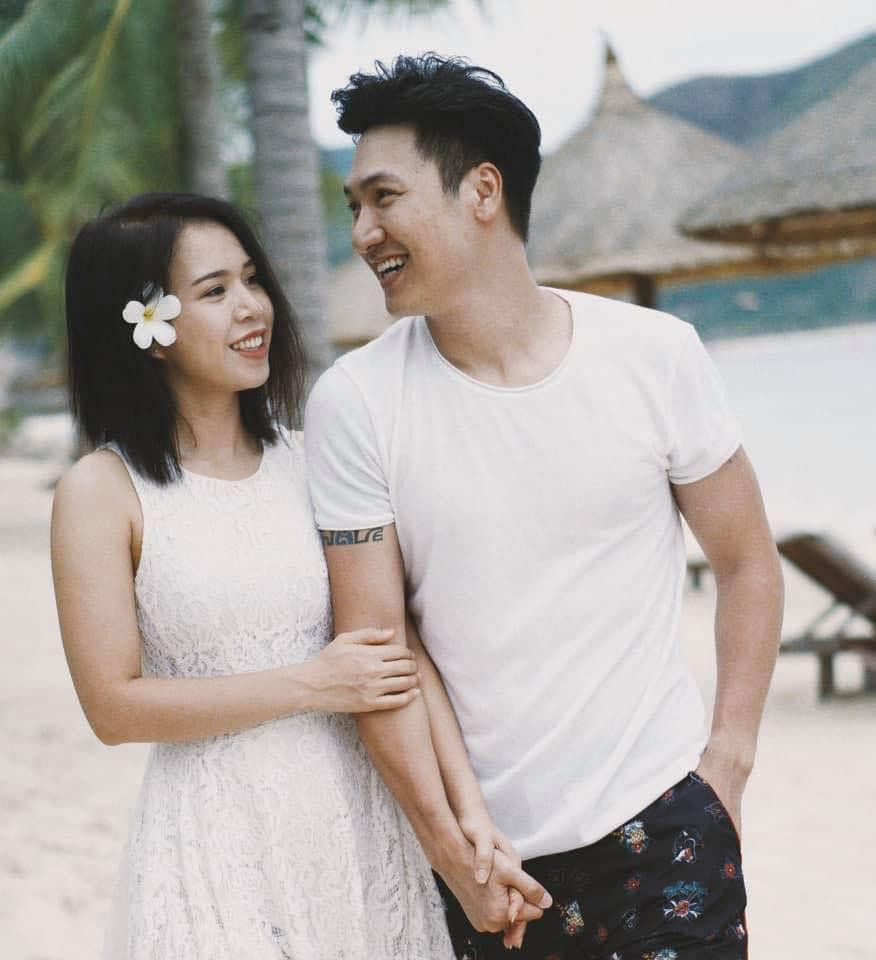 Mạnh Trường và vợ là bạn bè thời thanh mai trúc mã.