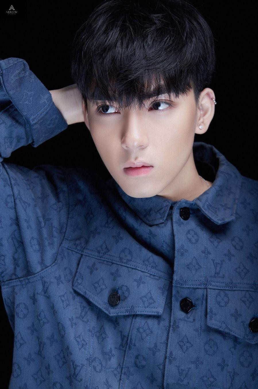 Là gương mặt mới nhưng Long Hoàng vẫn được tin tưởng giao vai chính trong Lối nhỏ vào đời.