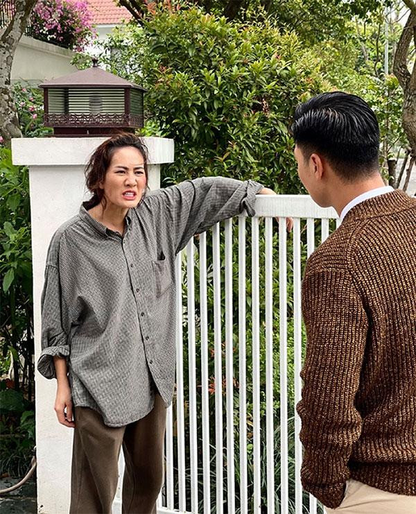 Minh Cúc vào vai cô giúp việc lôi thôi, hâm dở trong "Hương vị tình thân".