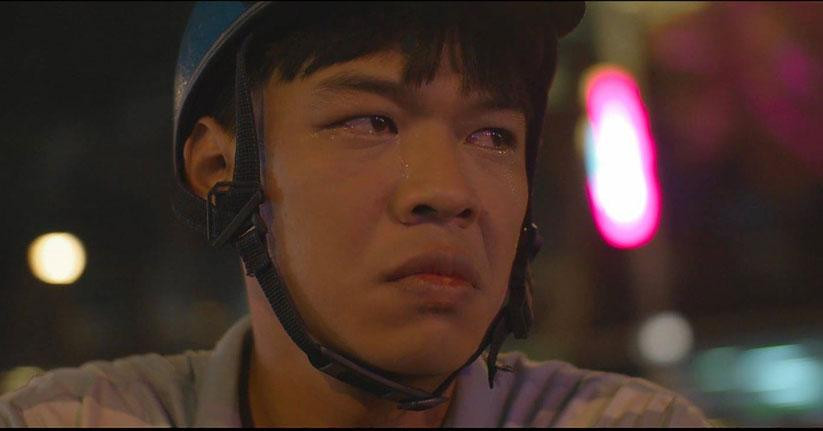 Phân đoạn cảm xúc giúp Trung Ruồi nhận được cơn mưa lời khen từ đồng nghiệp, khán giả. Phân đoạn cảm xúc giúp Trung Ruồi nhận được cơn mưa lời khen từ đồng nghiệp, khán giả.