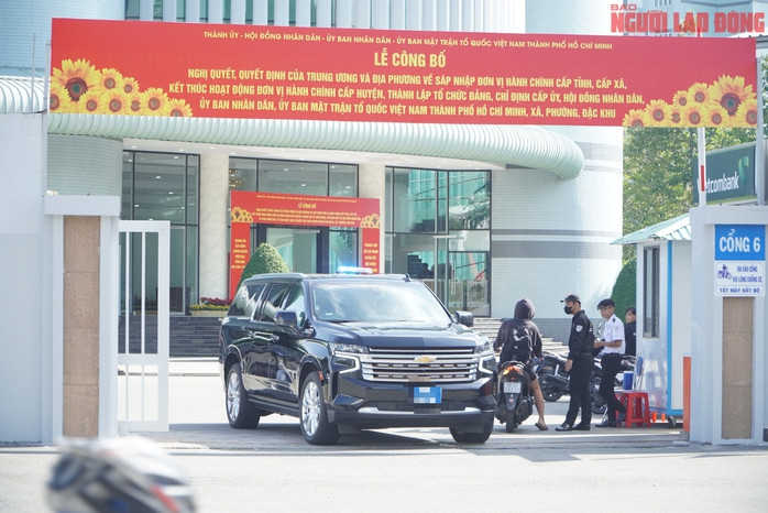 Lực lượng chức năng có mặt tại Học viện Cán bộ TPHCM để chuẩn bị cho lễ công bố.