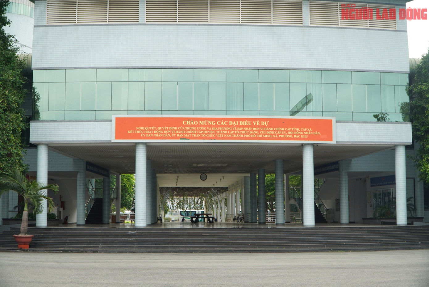 Băng rôn chào mừng đại biểu về dự lễ công bố.